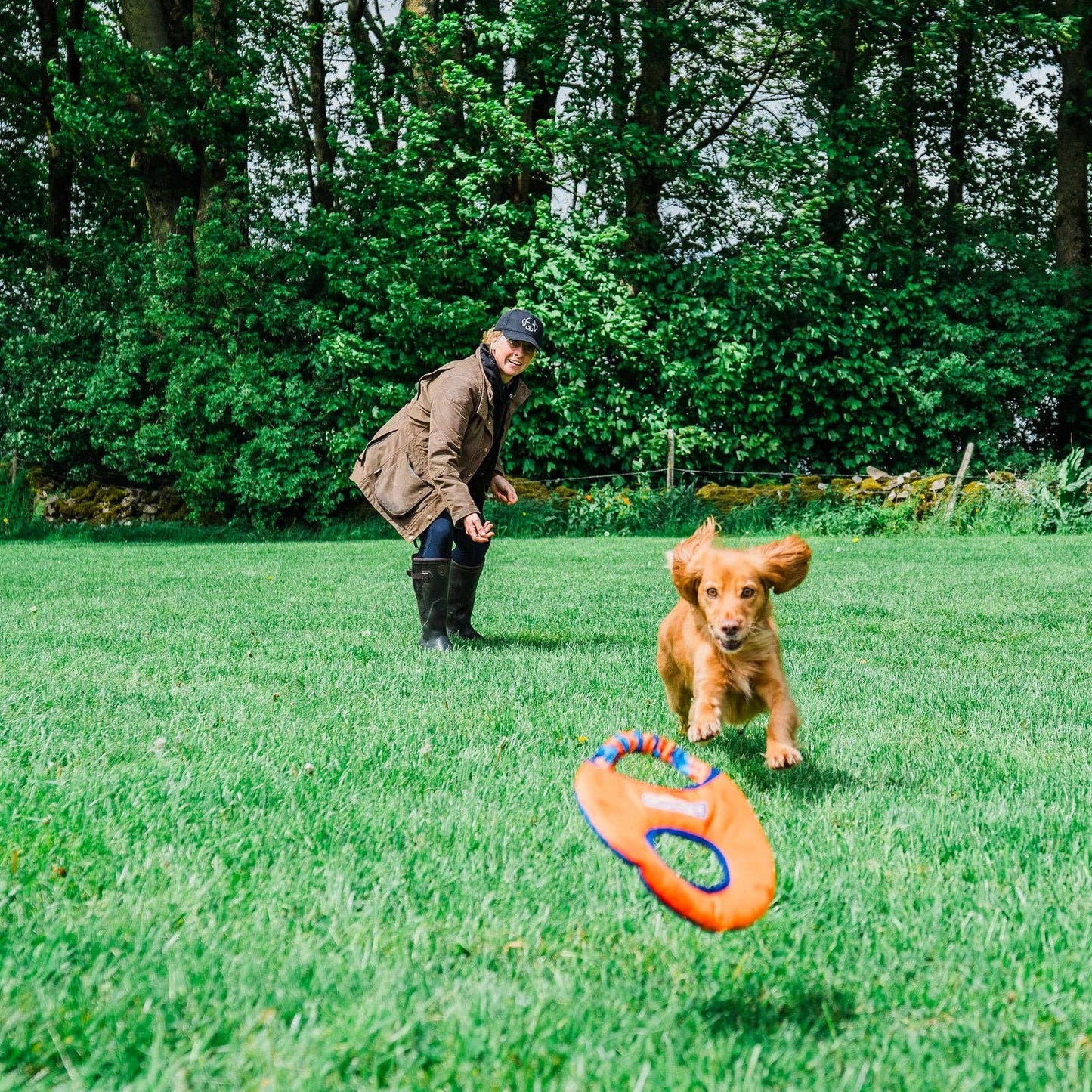 Tug-E-Nuff – Aero-Tug Interactive Frisbee: Lightweight, Water-Safe & Soft